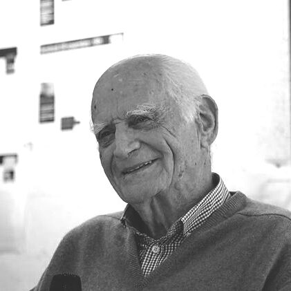 Michel Serres par <a href="https://commons.wikimedia.org/wiki/File:16_Michel_Serres_librairie_Dialogues_30_octobre_2014.JPG">Briand</a>, <a href="https://creativecommons.org/licenses/by-sa/3.0">CC BY-SA 3.0</a>, via Wikimedia Commons